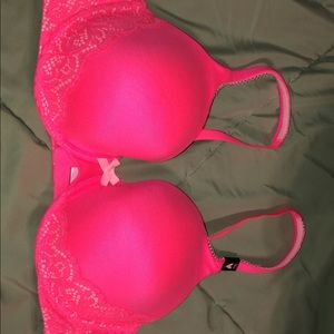 NWT Victoria secret bra 36D